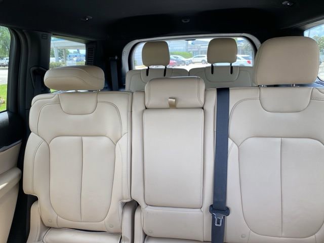 Used 2025 Jeep Grand Cherokee L Limited AWD/4WD image 30