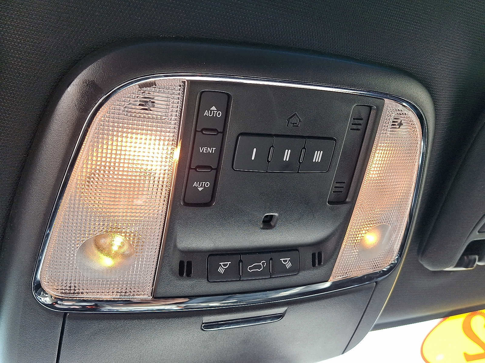 Used 2022 Jeep Grand Cherokee Limited image 28