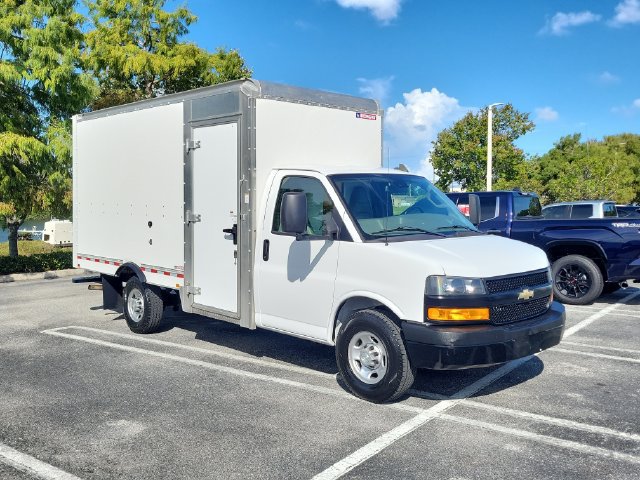 Used 2021 Chevrolet Express 3500 w/ Power Convenience Package RWD image 3