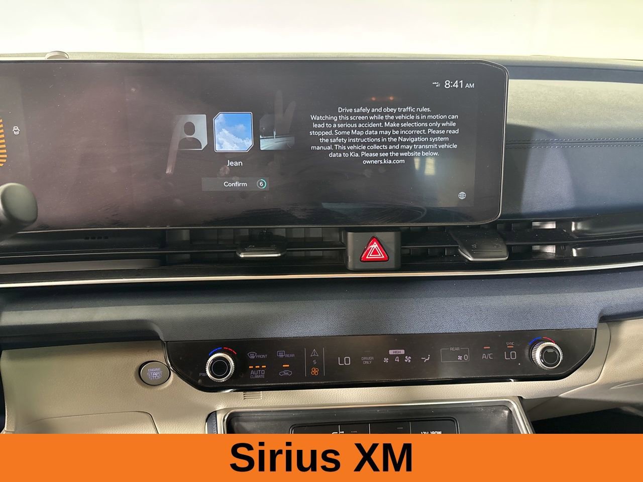 Used 2025 Kia Carnival EX image 12