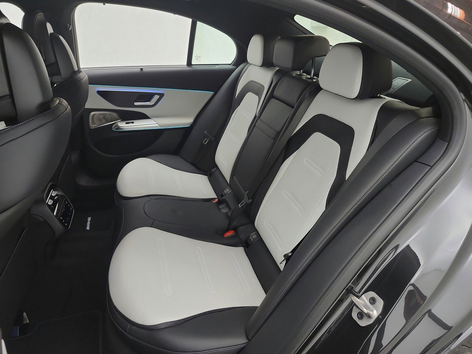 New 2026 Mercedes-Benz E 53 AMG e 4MATIC Sedan image 10