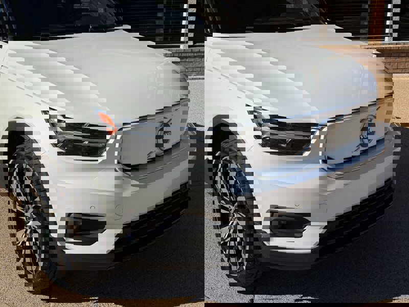 Used 2021 Volvo XC40 P8 Recharge image 10