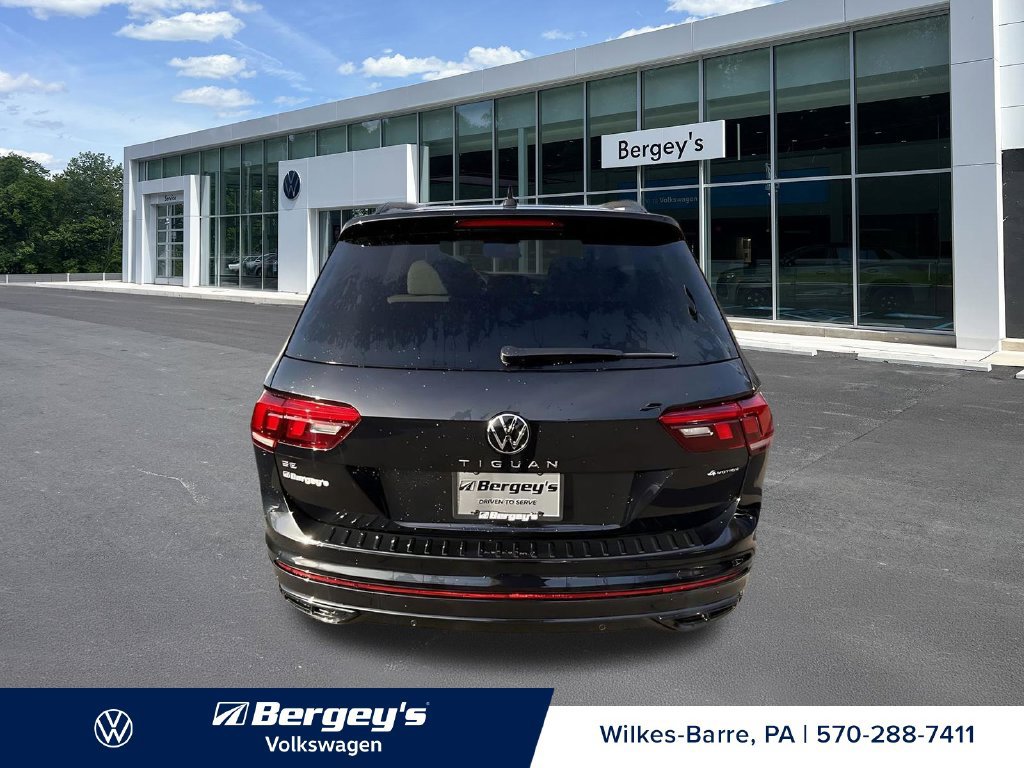 Used 2024 Volkswagen Tiguan SE R-Line AWD/4WD image 7