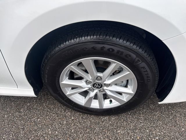 Used 2025 Toyota Camry LE AWD/4WD image 14