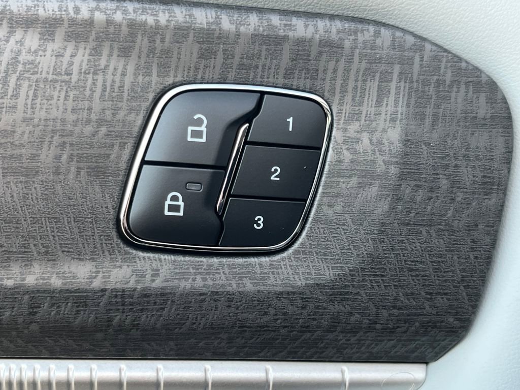 New 2026 Ford Explorer Platinum w/ LUX Leather Package image 31