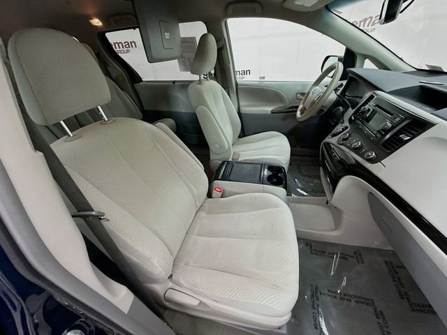 Used 2012 Toyota Sienna LE w/ Towing Pkg FWD image 26