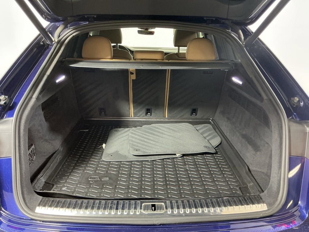 Used 2020 Audi Q8 Prestige image 30