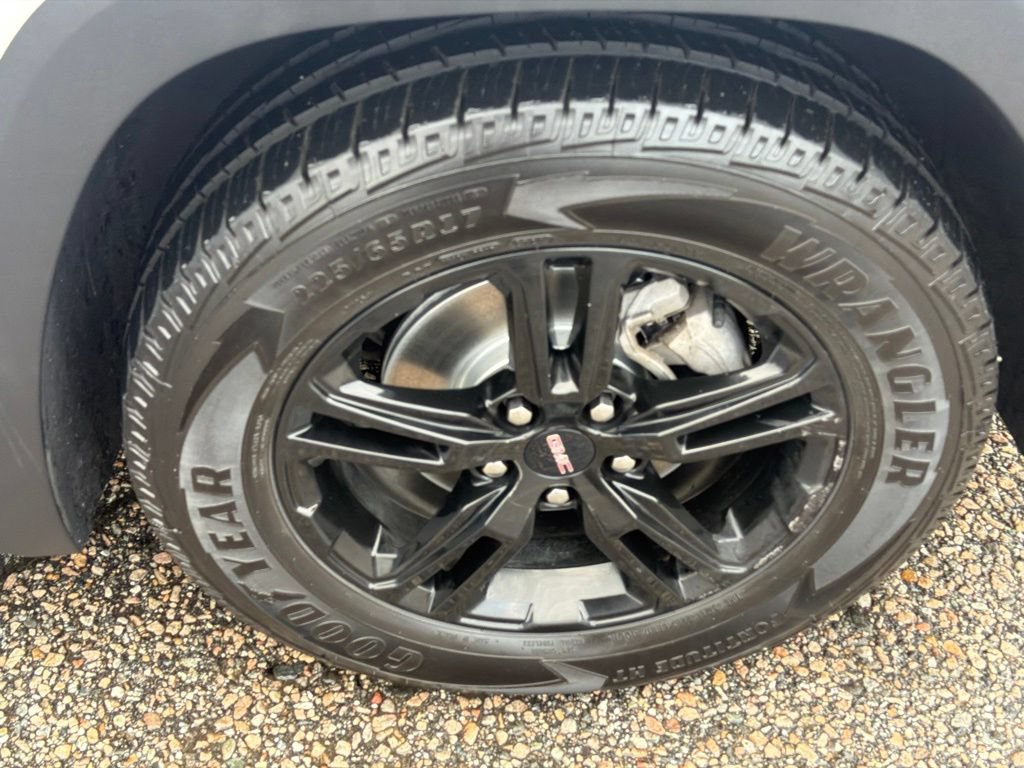 Certified 2023 GMC Terrain AT4 w/ Tech Package AWD/4WD image 13
