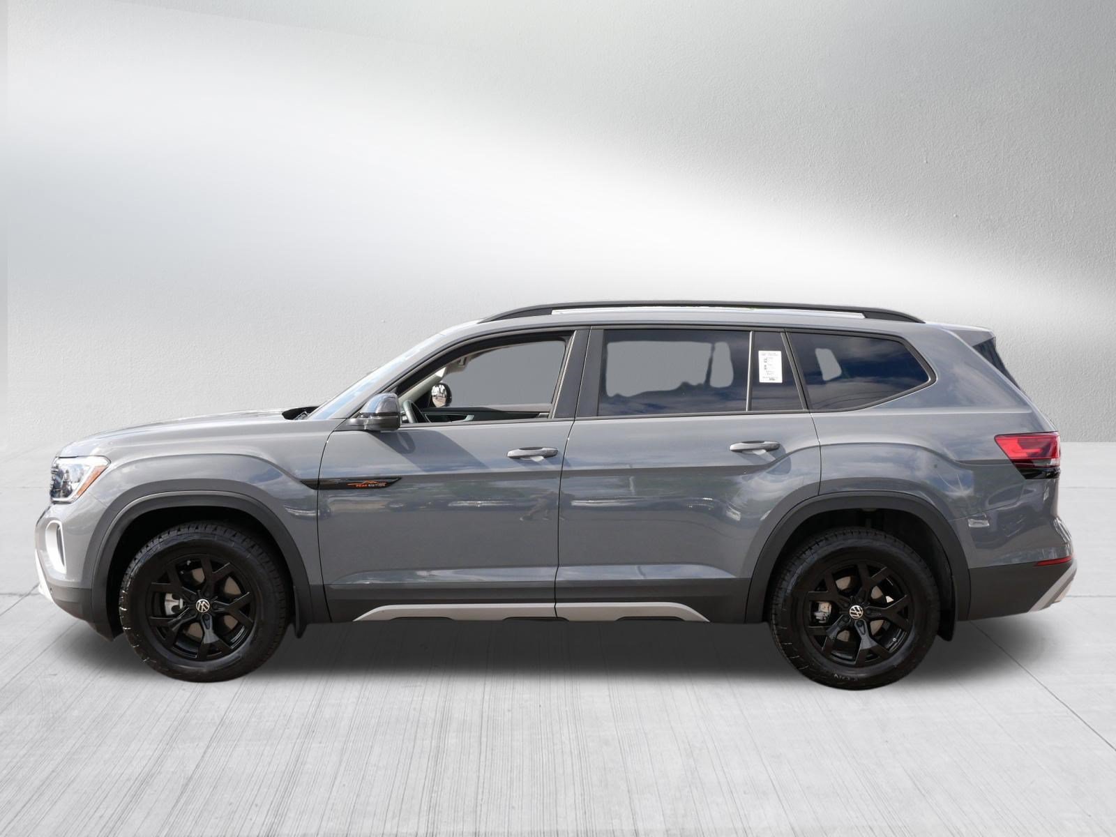 Certified 2026 Volkswagen Atlas Peak Edition AWD/4WD image 6