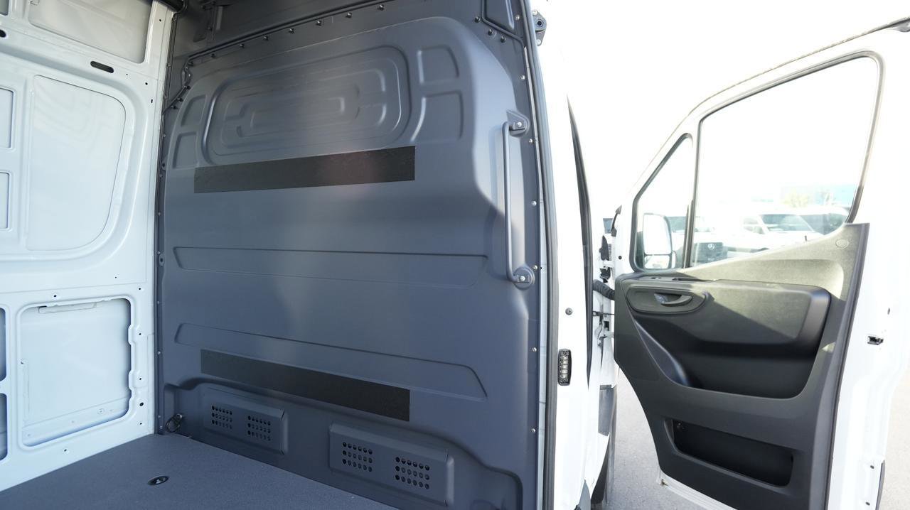Used 2024 Mercedes-Benz Sprinter 144 Cargo image 10