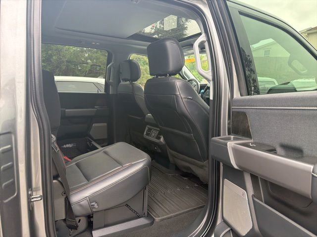 Used 2024 Ford F350 Lariat w/ Lariat Ultimate Package AWD/4WD image 17