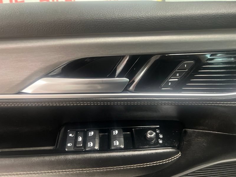 Used 2023 Jeep Wagoneer Series II AWD/4WD image 19