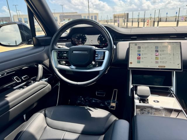 Certified 2025 Land Rover Range Rover SE AWD/4WD image 6