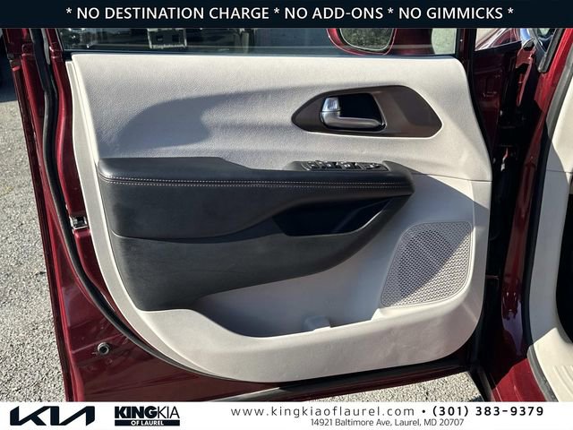 Used 2018 Chrysler Pacifica Touring Plus image 19