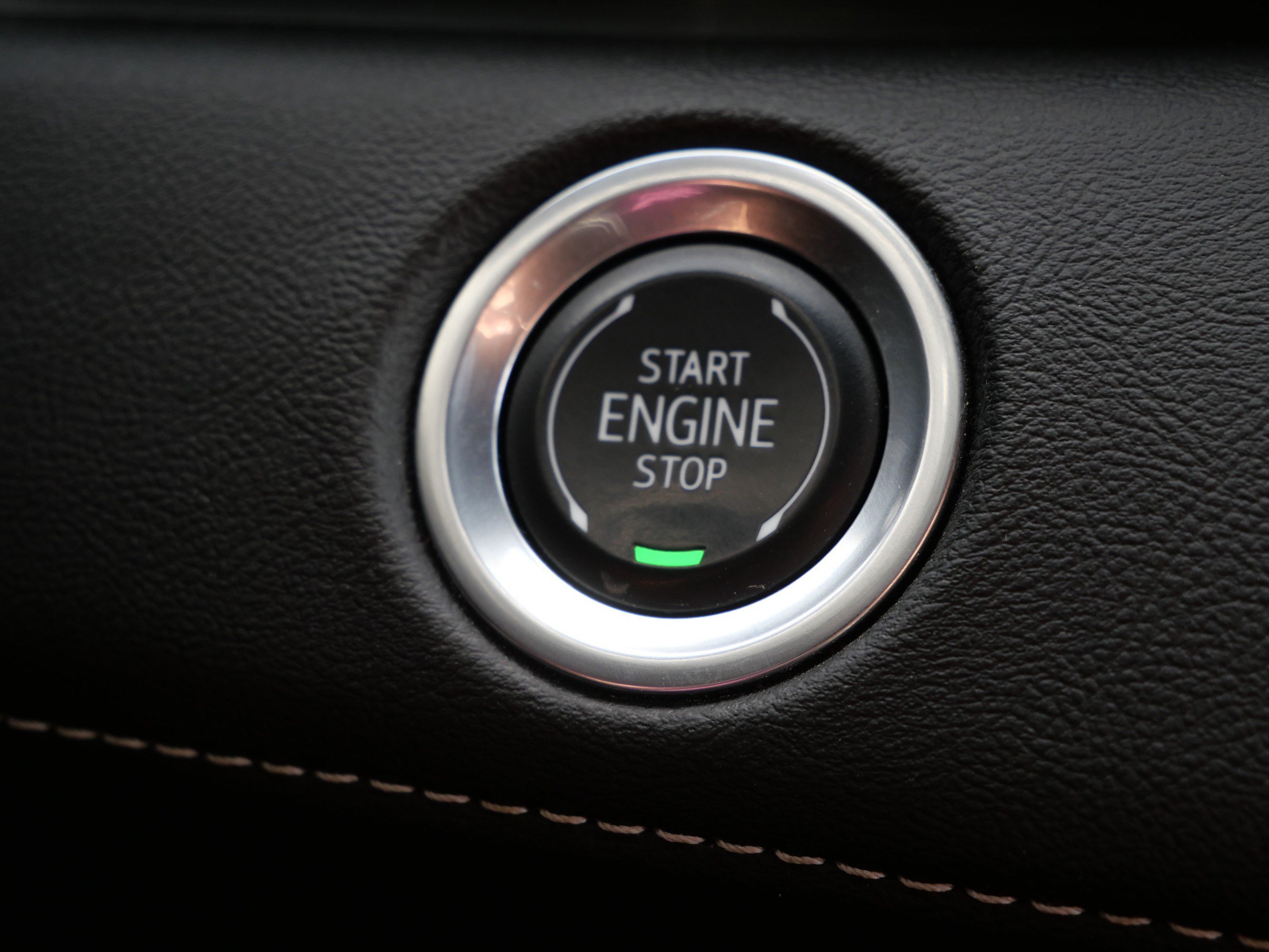 Certified 2024 Cadillac Escalade Premium Luxury w/ Performance Package AWD/4WD image 30