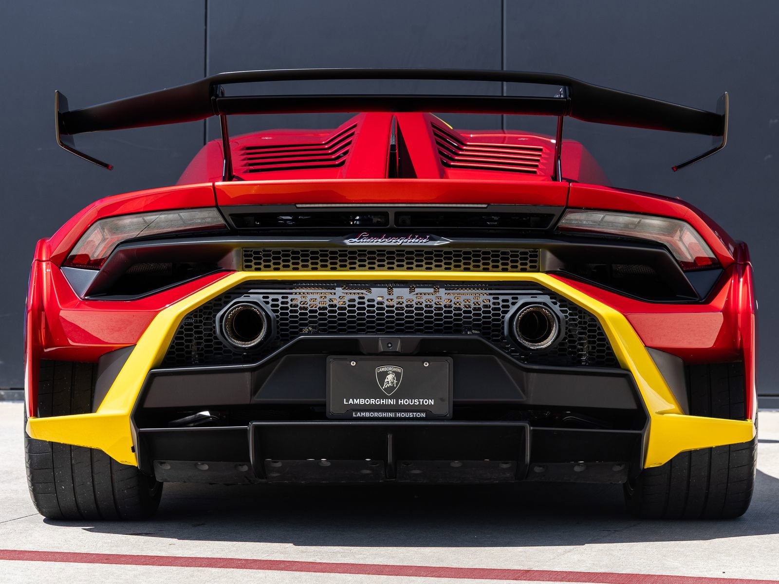 Used 2022 Lamborghini Huracan STO image 7