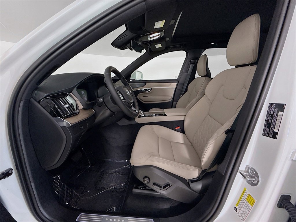 New 2025 Volvo XC90 B6 Plus w/ Protection Package Premier image 22