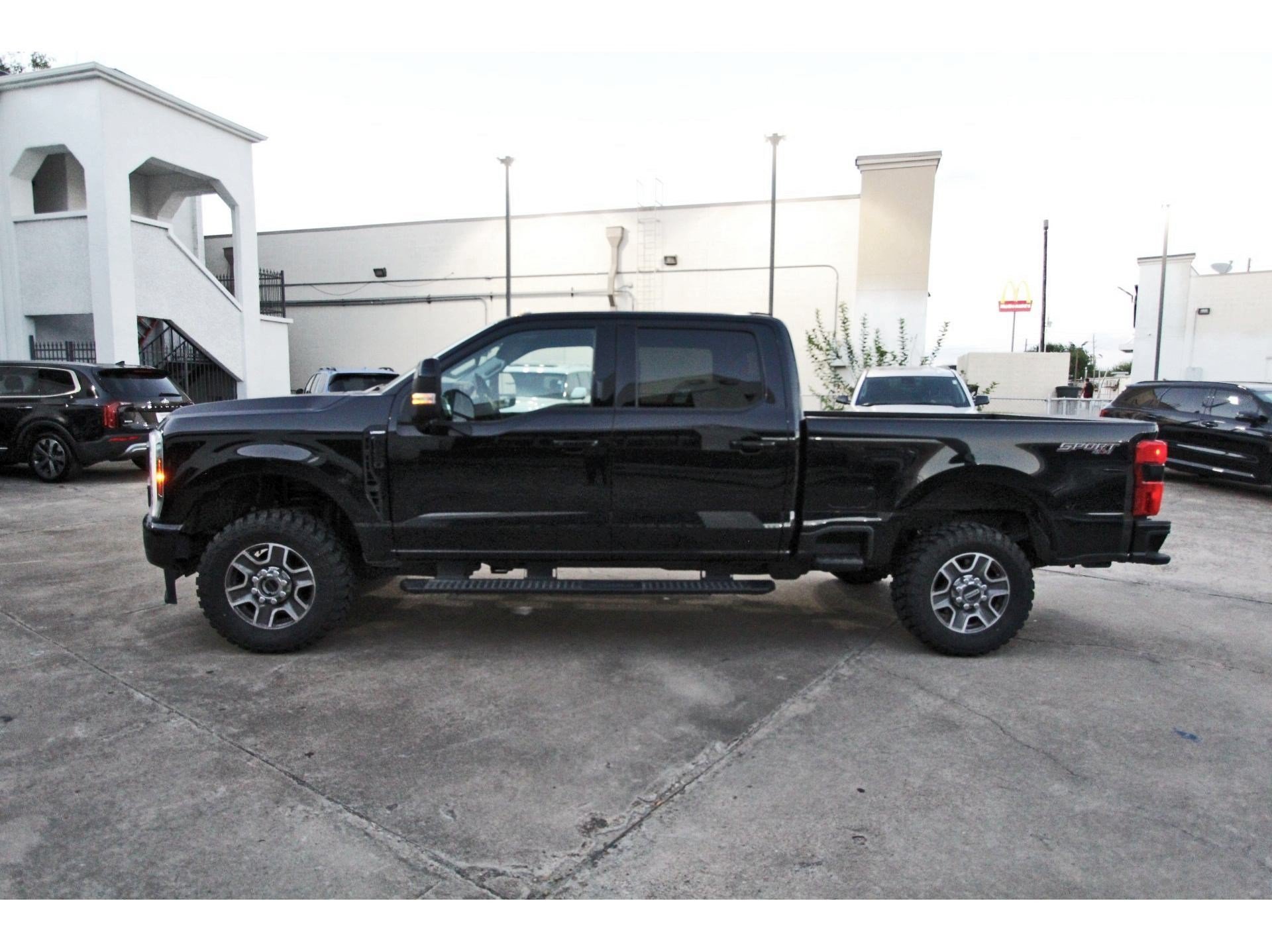 Used 2024 Ford F250 Lariat w/ Sport Appearance Package AWD/4WD image 4