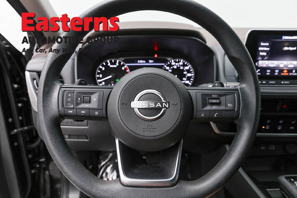 Used 2023 Nissan Rogue S AWD/4WD image 11