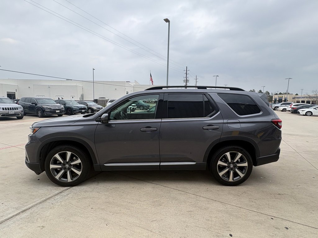 Certified 2025 Honda Pilot Touring image 5
