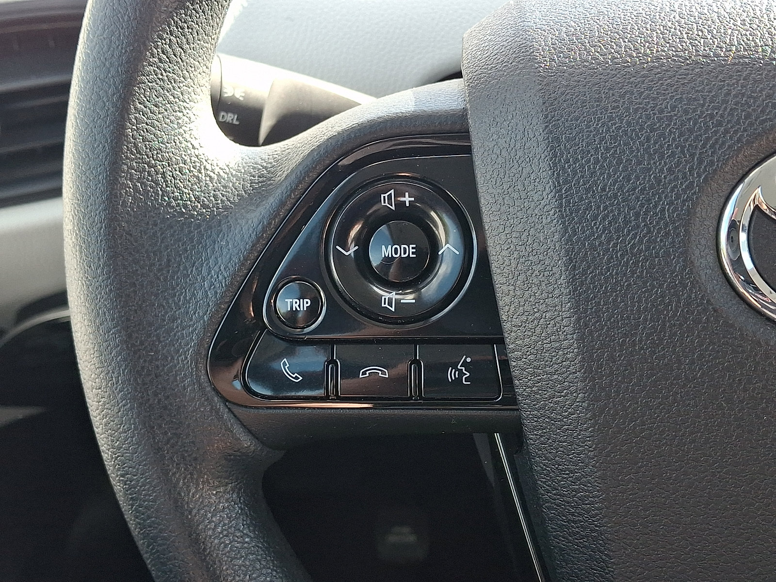Used 2022 Toyota Prius LE FWD image 20