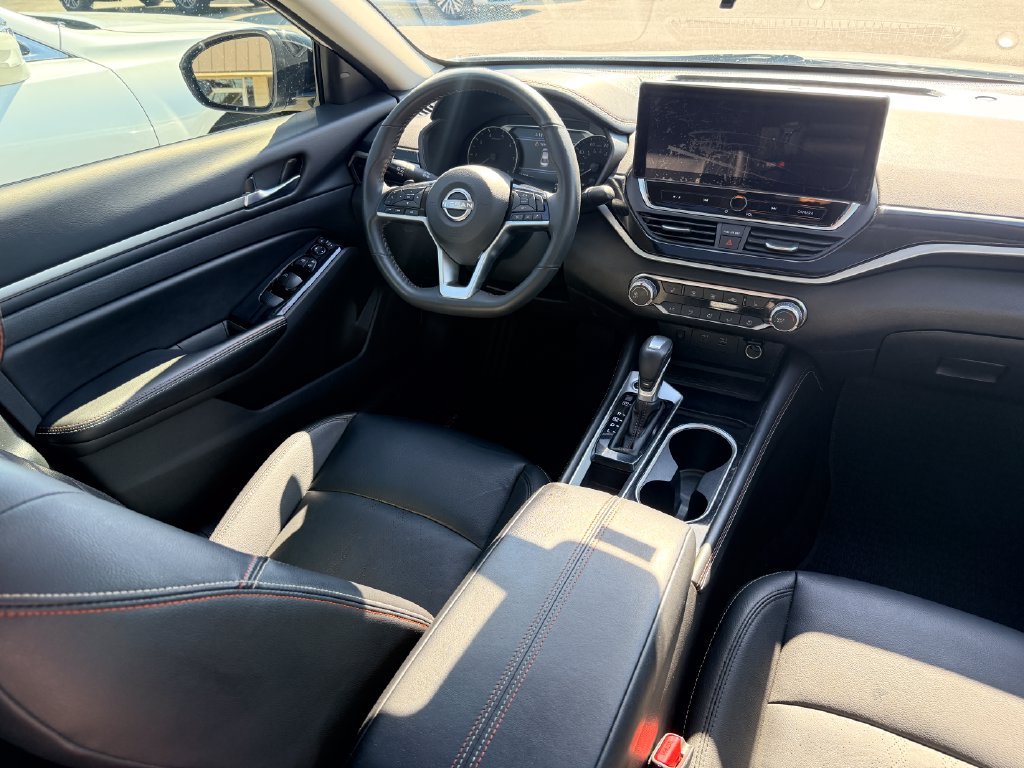 Used 2024 Nissan Altima 2.5 SR w/ SR Premium Package FWD image 18