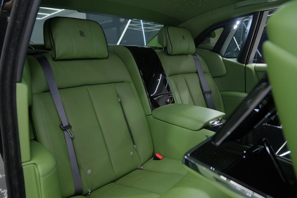 Used 2023 Rolls-Royce Phantom Sedan w/ The Phantom Package RWD image 50