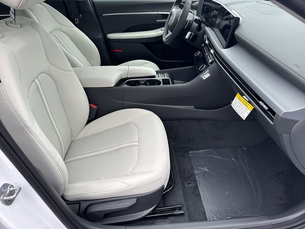 New 2026 Hyundai Sonata SEL FWD image 13