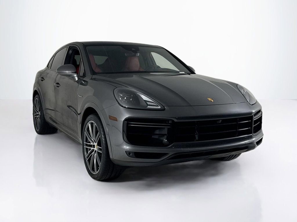 Certified 2022 Porsche Cayenne Turbo S image 7