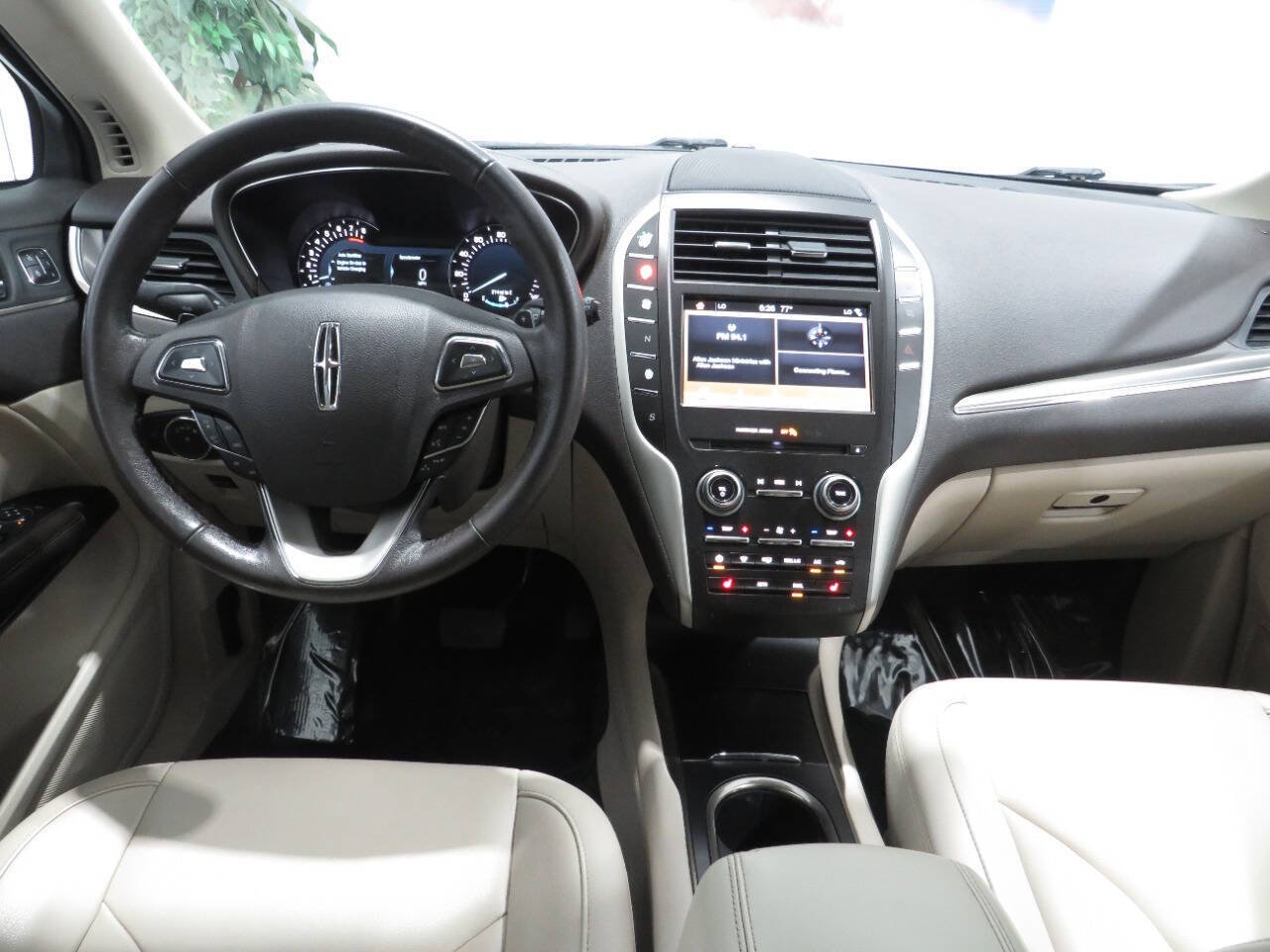 Used 2018 Lincoln MKC Premiere FWD image 9