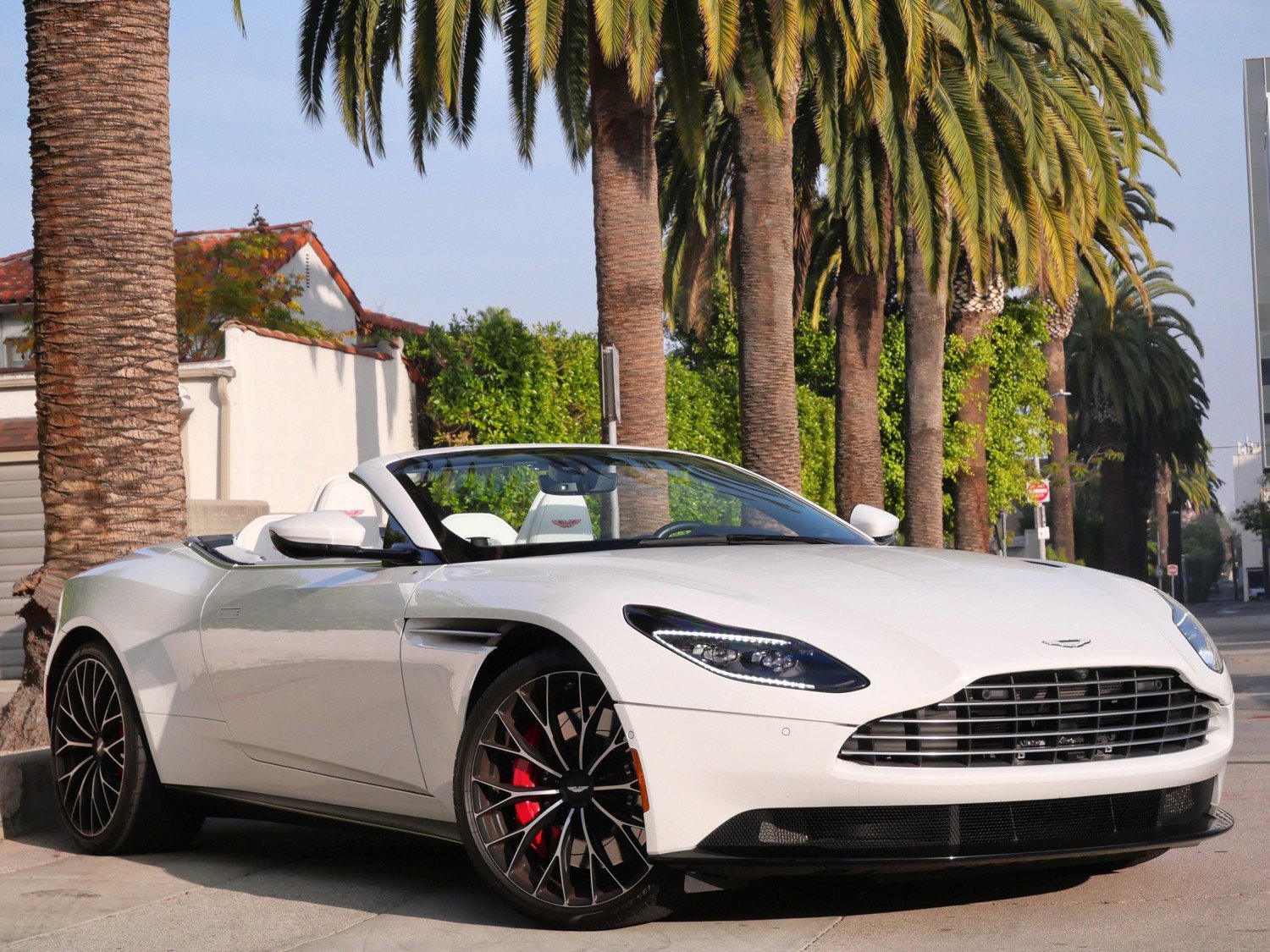 Used 2023 Aston Martin DB11 Volante image 1