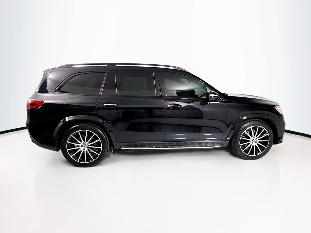 Used 2025 Mercedes-Benz GLS 450 4MATIC image 4