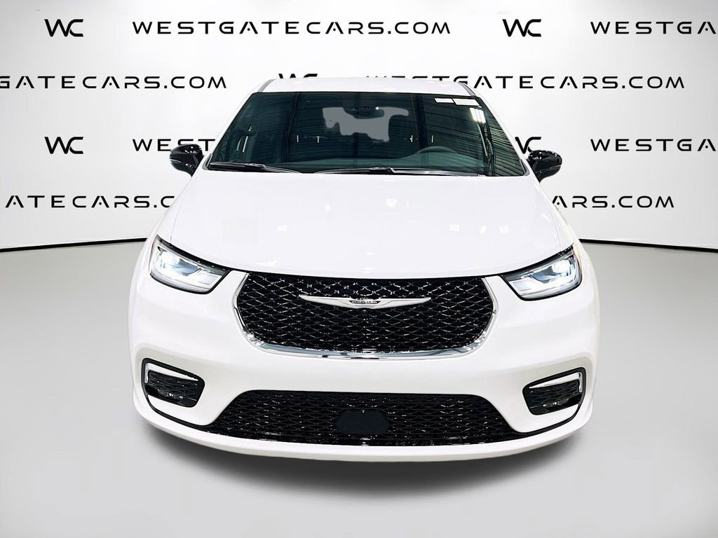 New 2026 Chrysler Pacifica Select image 4