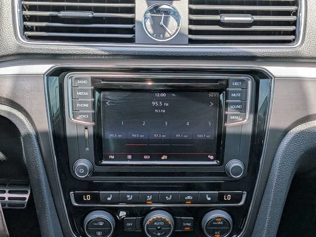 Used 2017 Volkswagen Passat 1.8T R-Line w/ R-Line Lighting Package FWD image 17