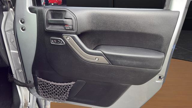 Used 2013 Jeep Wrangler Unlimited Sport image 17