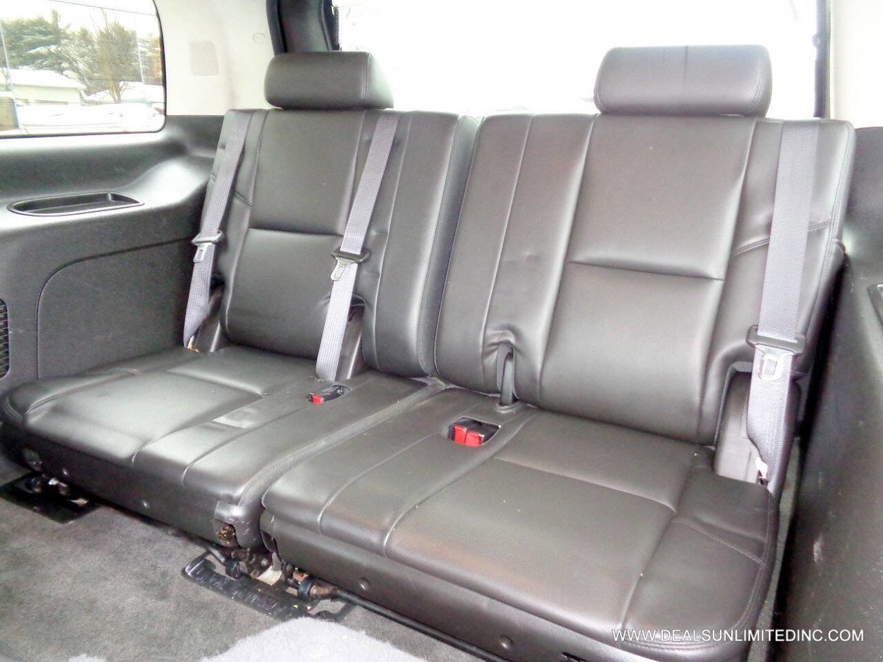 Used 2012 Cadillac Escalade Luxury image 22