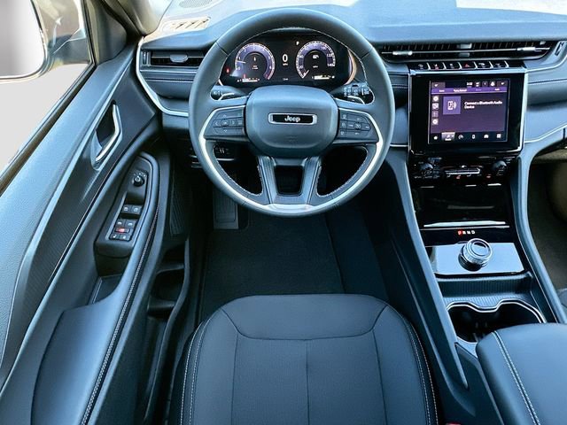 New 2025 Jeep Grand Cherokee L Laredo image 15