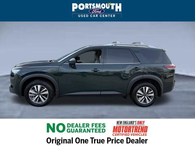 Used 2025 Nissan Pathfinder SL image 2
