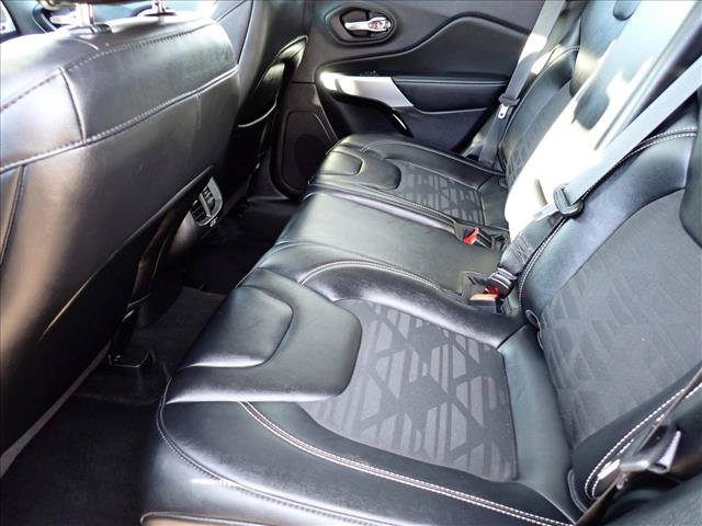 Used 2022 Jeep Cherokee Latitude w/ Sun & Sound Group AWD/4WD image 9