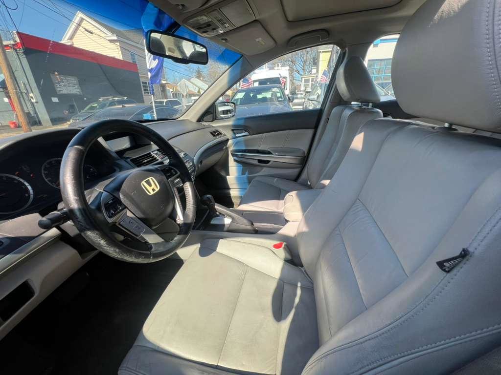 Used 2010 Honda Accord EX-L image 18