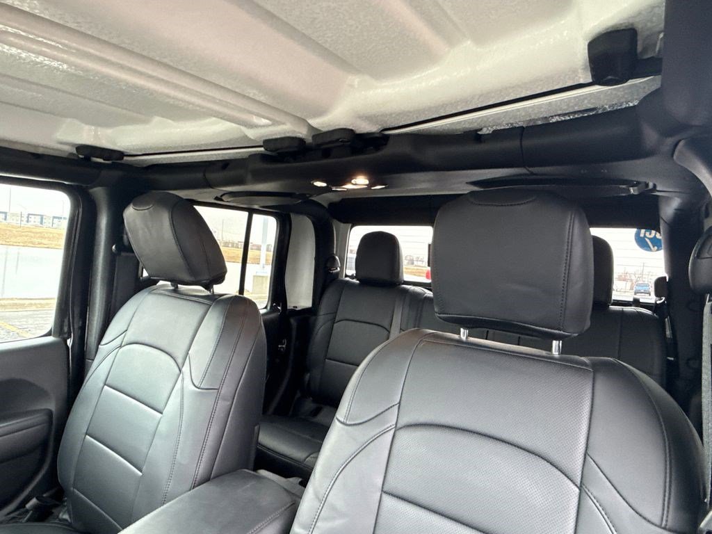 Used 2021 Jeep Gladiator Sport image 20