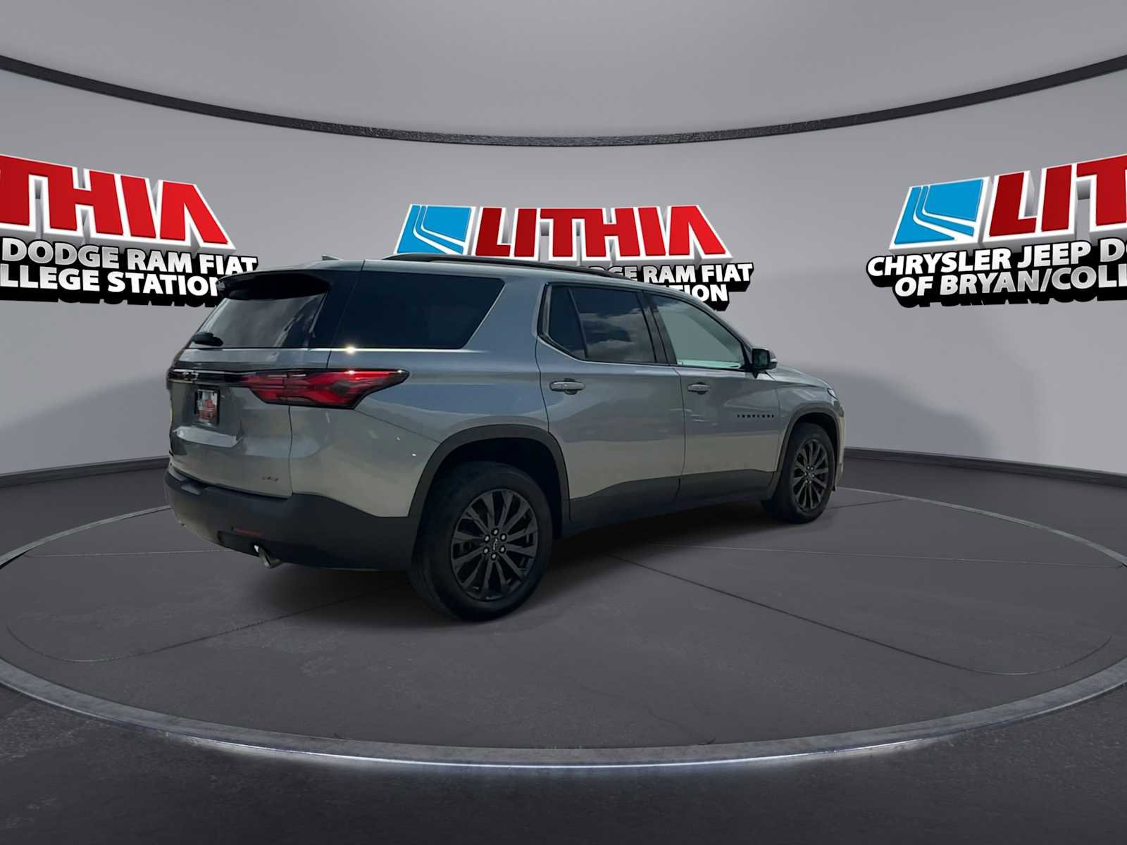 Used 2023 Chevrolet Traverse RS image 8