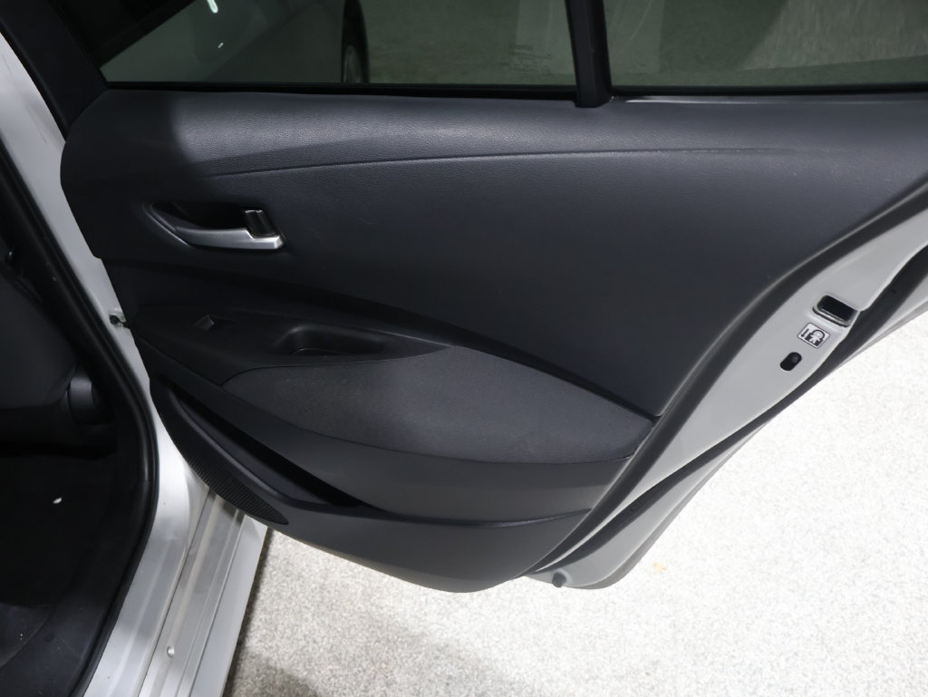 Used 2020 Toyota Corolla LE FWD image 19