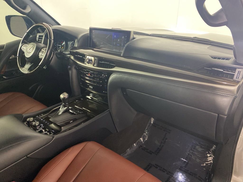 Used 2020 Lexus LX 570 4WD w/ Sport Package image 34