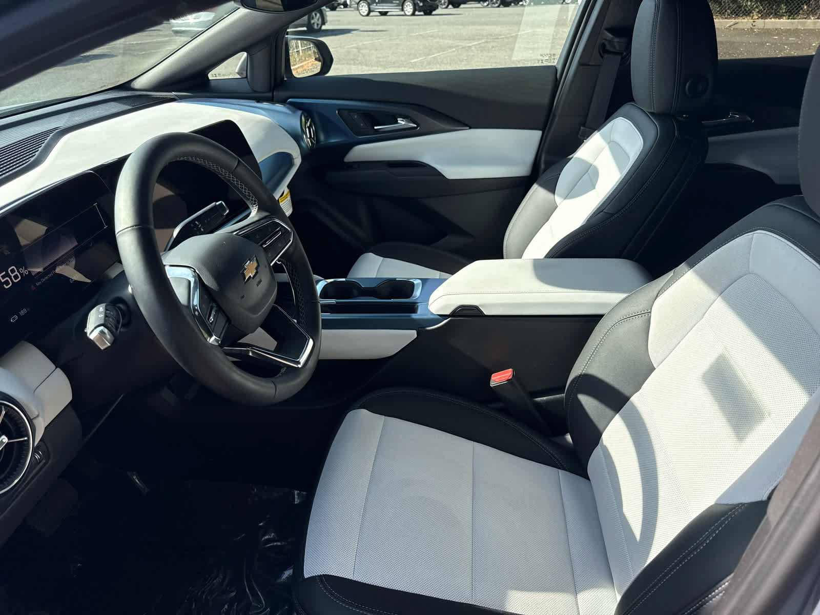 Used 2025 Chevrolet Equinox EV LT FWD image 12