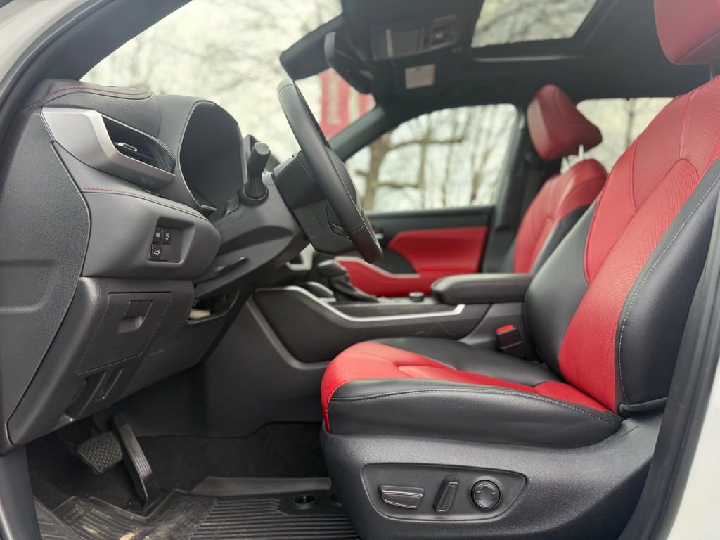 Certified 2023 Toyota Highlander XSE image 12