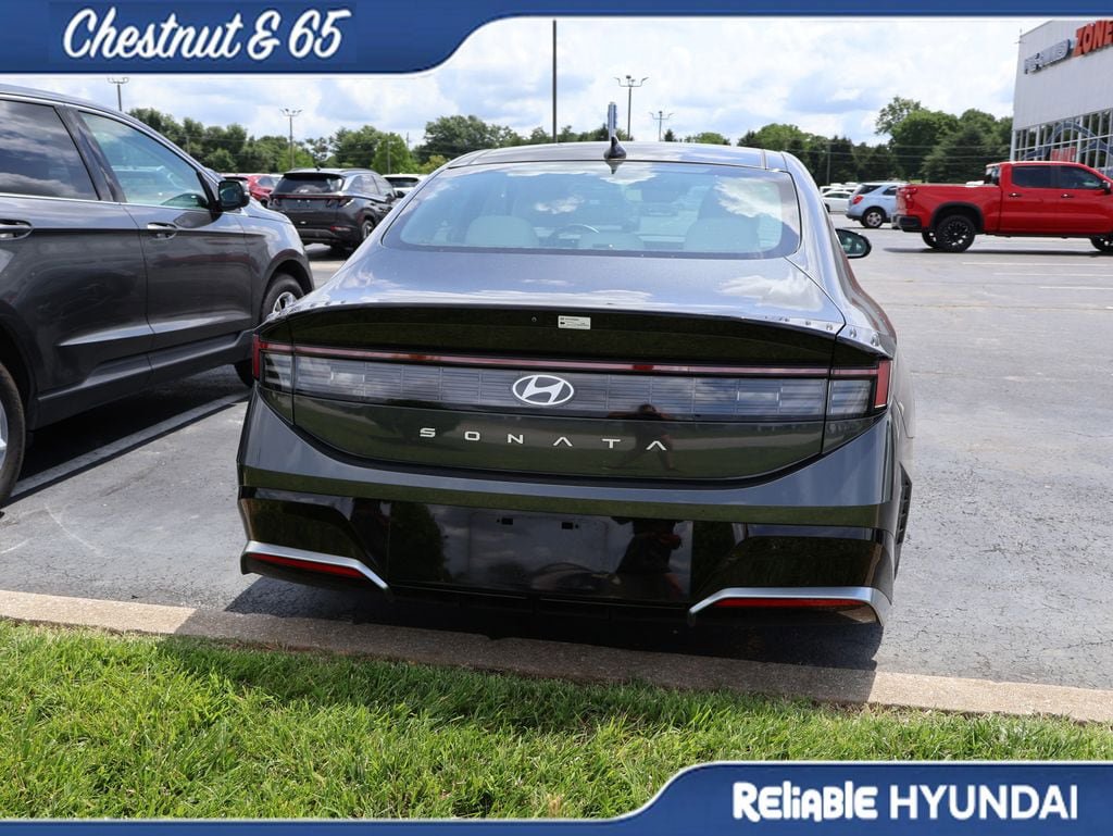 Used 2024 Hyundai Sonata SEL w/ Convenience Package FWD image 19
