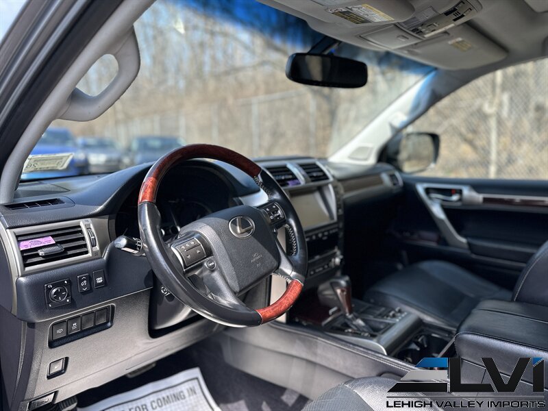 Used 2018 Lexus GX 460 Premium w/ Premium Package AWD/4WD image 13