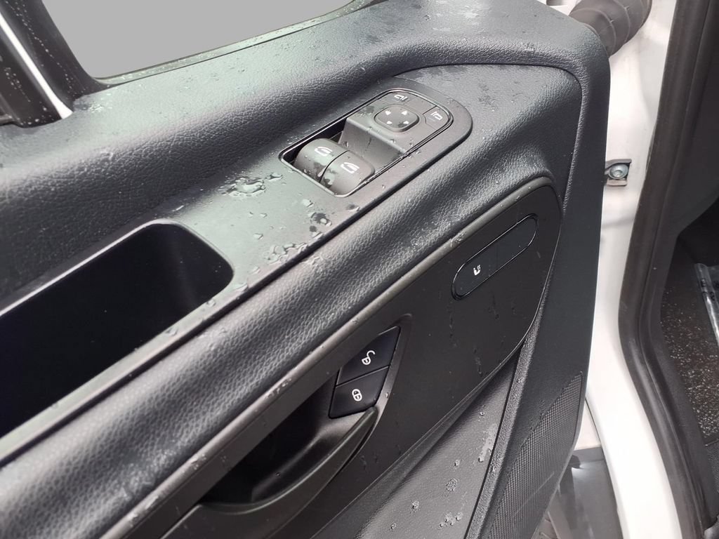 Used 2024 Mercedes-Benz Sprinter 2500 image 17