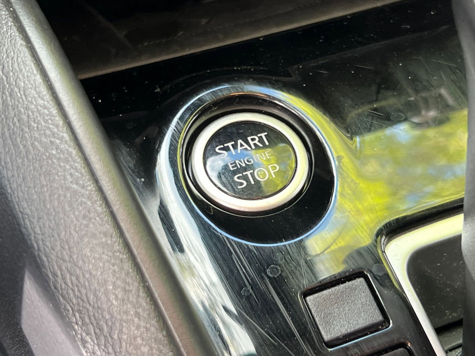 Used 2025 Nissan Versa SV FWD image 20